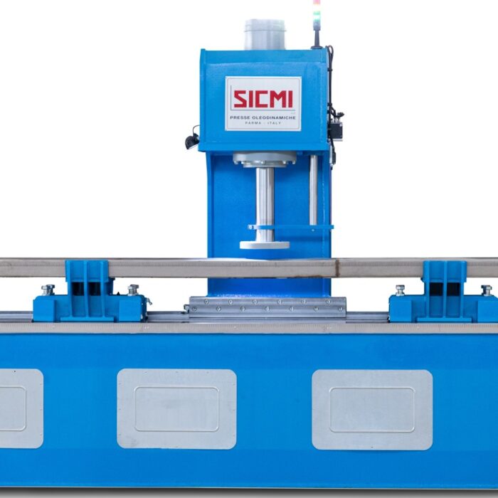 Hydraulic straightening press