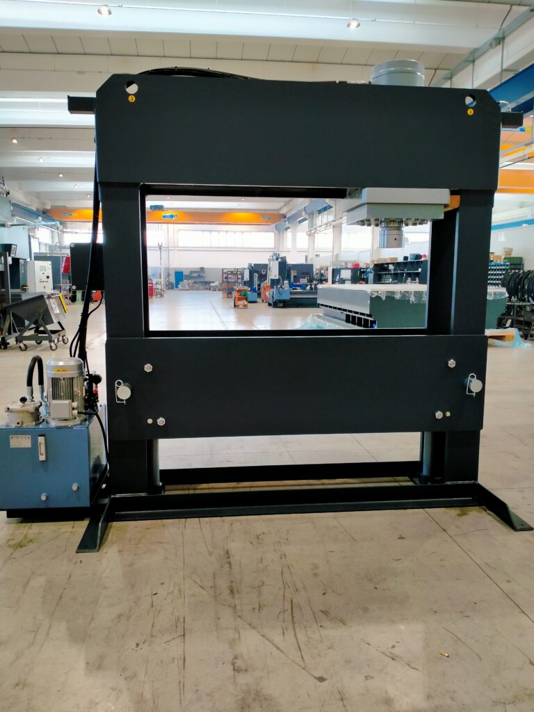 Motorized hydraulic garage press - PFF 200 MD